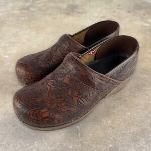 Sanita Danish Clogs Women’s Size 40 Brown Embossed Leather Floral Comfort Shoes